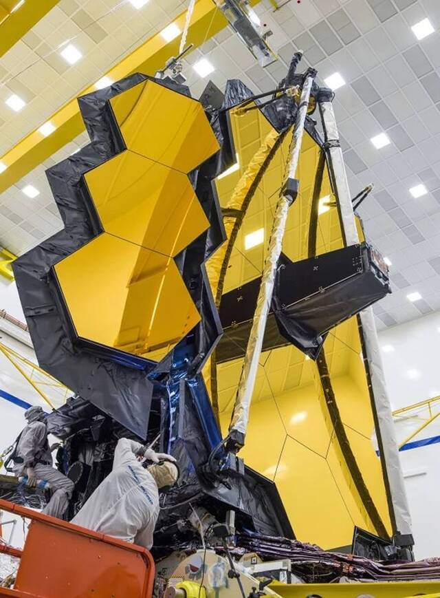NASA完成詹姆斯·韦伯太空望远镜巨大的主反射镜部署措施