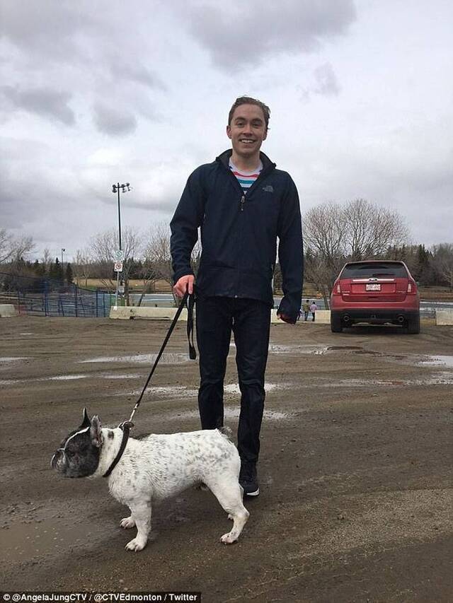 人狗情未了：加拿大男子扑冰湖救爱犬