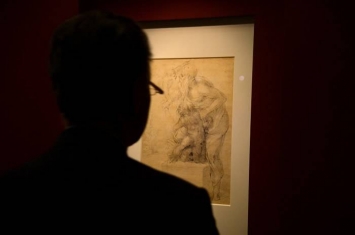 文艺复兴时期意大利艺术大师Michelangelo的名画《以撒的牺牲》背面藏草稿