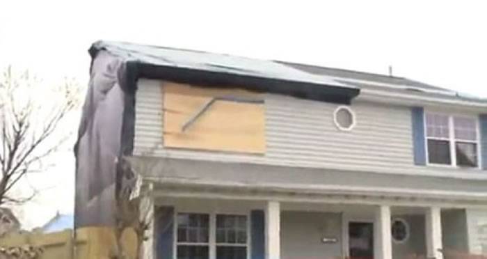 龙卷风卷走半间房屋 美国维珍尼亚州老太太被吹至撞墙