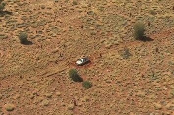 澳洲情侣高温困维多利亚省吉布森沙漠 靠无线电信标获救