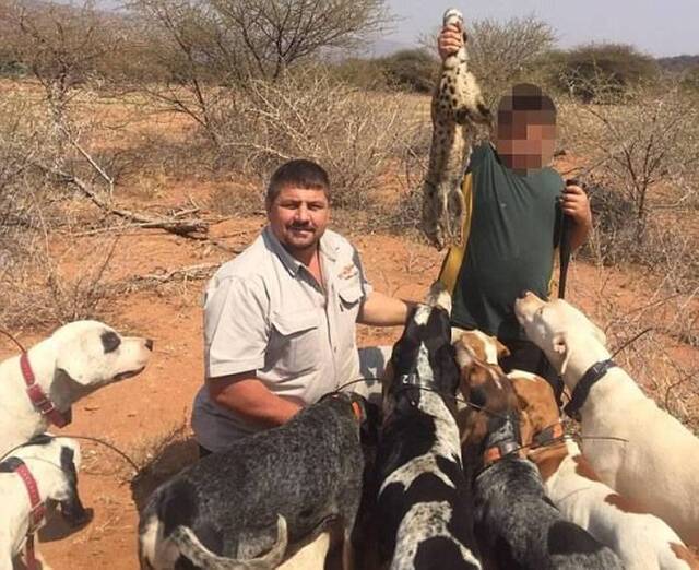 南非猎人Scott Van Zyl在津巴布韦打猎疑遭鳄鱼分食 两鳄剖腹惊见残肢
