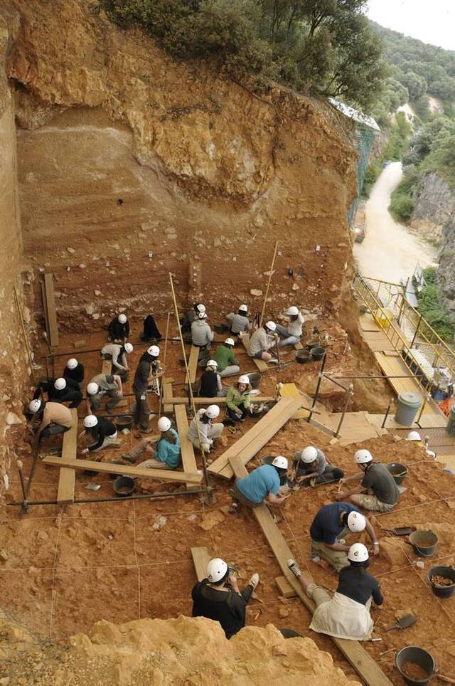 赞比亚布罗肯山古人类头骨化石最新测年结果显示距今29.9万年
