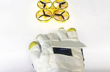 欧航局公布未来宇航服概念手套 由Comex公司和设计师Agatha Medioni共同设计