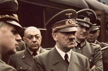 美国CIA资深探员称有证据表明希特勒及其情妇埃娃在二战末期是假装自杀