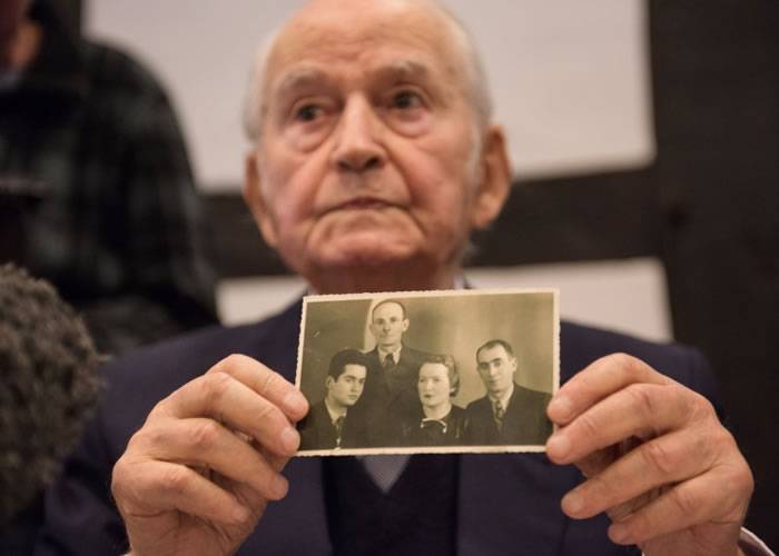 波兰奥斯威辛集中营94岁纳粹党卫军Reinhold Hanning受审 17万项协助谋杀罪