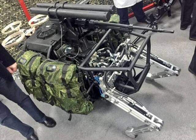 俄罗斯军方宣布正研发机器骡战斗机器人