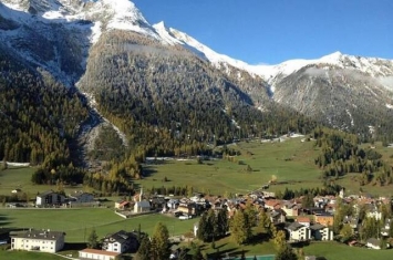 瑞士格劳宾登州村庄举行公投后将立法禁止任何人拍下村庄风景照