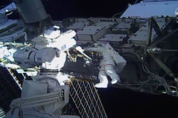 国际空间站的美国宇航员们将于6月进行5次太空行走