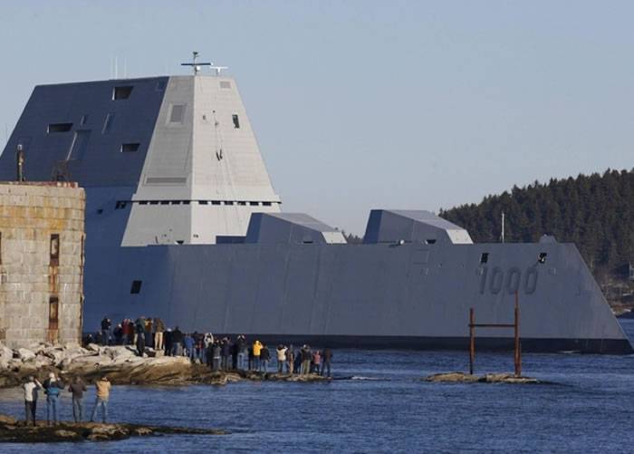 美军正式接收“未来战舰”朱姆沃尔特号（USS Zumwalt） 最快2018年实战部署