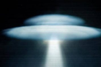 美国航空客机在新墨西哥州东北部上空与不明飞行物体（UFO）相遇