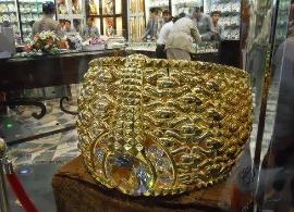 世界上最大的金戒指，泰巴之星重128斤镶满钻石（价值2000万）