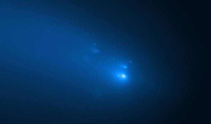 欧空局太阳轨道探测器将与正在解体的ATLAS彗星的“两条尾巴偶然相遇”