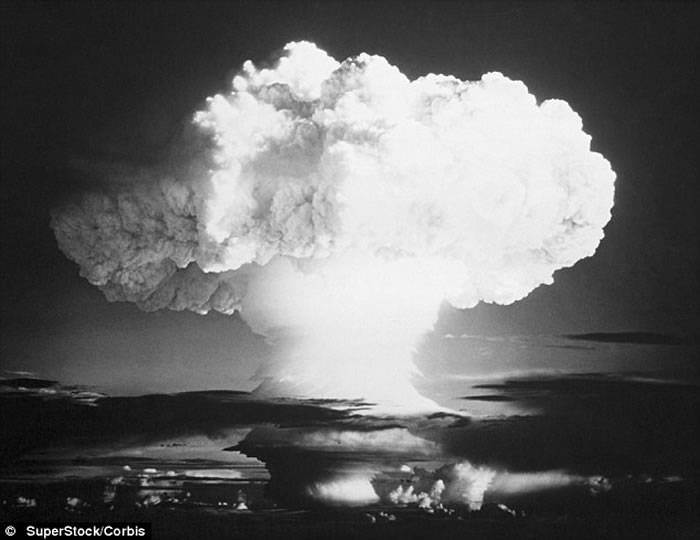 科研人员展示重现过去核试验的原理验证方法