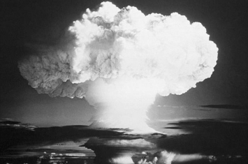 科研人员展示重现过去核试验的原理验证方法