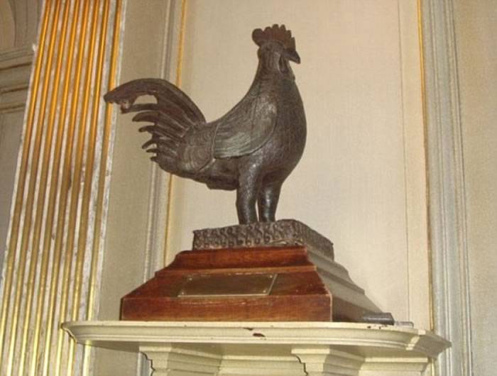 英军抢掠古董 非洲王子促英国剑桥大学交还古贝宁帝国公鸡铜像