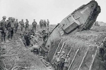 《底波拉与战争坦克》：一战康布雷战役德军意外获情报 英军坦克遭猛烈抵抗