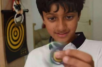 英国11岁神童Arnav Sharma智商162超两大世界天才爱因斯坦和霍金