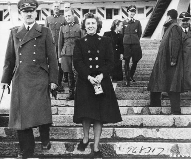 希特勒情妇伊娃·布劳恩(Eva Braun)二战时期罕见祼照曝光