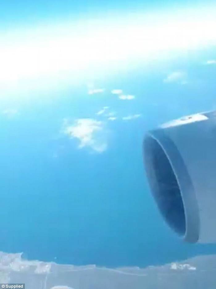马来西亚全亚洲航空编号D7237的A330客机引擎故障传爆炸声狂震像洗衣机