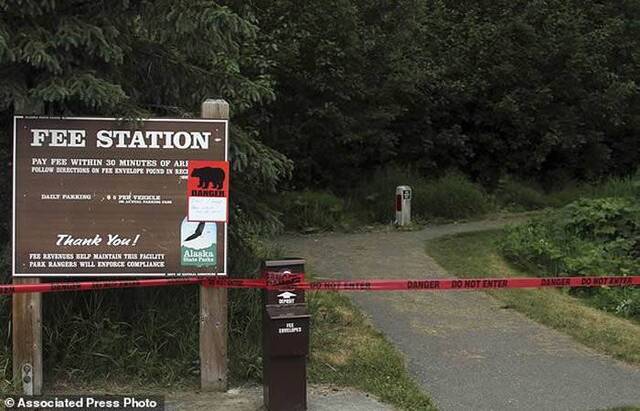美国阿拉斯加安克雷奇市16岁少年参加山径跑步比赛途中惨遭黑熊杀害