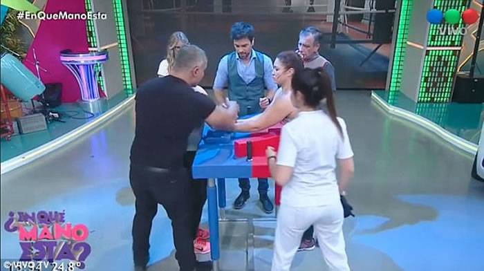 阿根廷电视直播节目“En Que Mano Esta?”铁娘子腕力对决 喀一声她手臂折断