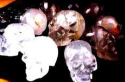 玛雅人水晶头骨之谜，英国发现13个水晶头骨真相