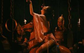 揭秘古代女子骑木驴刑，摧残女性下体(古代最变态的酷刑)