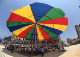 世界上最大的伞：直径长达18.15米(能遮住一个小广场)