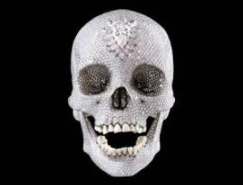 世界上最昂贵的奢侈品：镶8600颗钻的骷髅(卖7亿天价)
