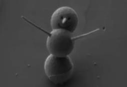 世界上最小的雪人：仅三颗硅球堆叠而成(不到3微米高)