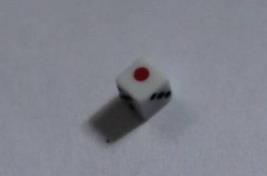 世界上最小的骰子：仅0.3毫米长(相当于红豆大小)
