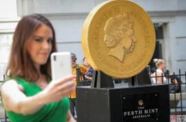 世界最贵金币重达一吨：直径达80厘米(价值2亿人民币)