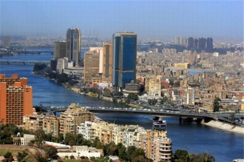 位于三大洲交界处的国家：埃及（海上交通要塞）