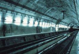 世界上最长的海底隧道：贯穿日本津轻海峡(全长54公里)