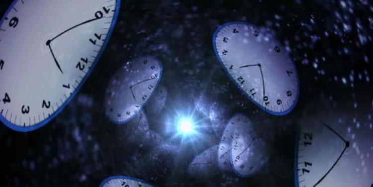 量子引力认为时空存在涨落,量子能穿越时空吗