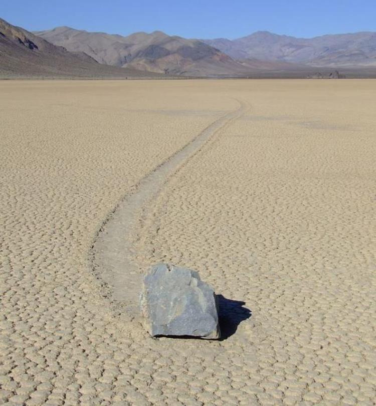 死亡谷的石头为什么会移动,死亡谷为什么石头会自己动