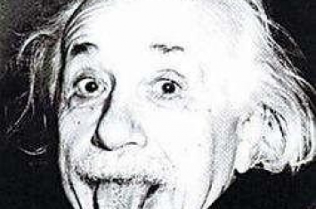 爱因斯坦受到什么启发发明了什么