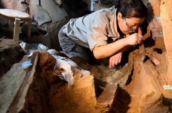考古发掘古人身高,出土巨人骨架化石