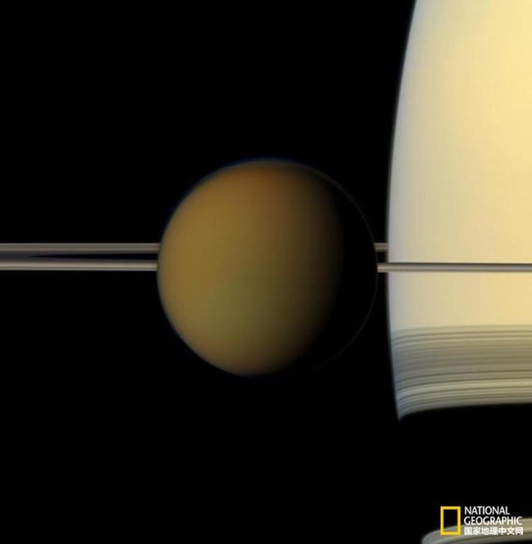 土星最大的卫星是土卫六,土卫六上面可以看到土星吗