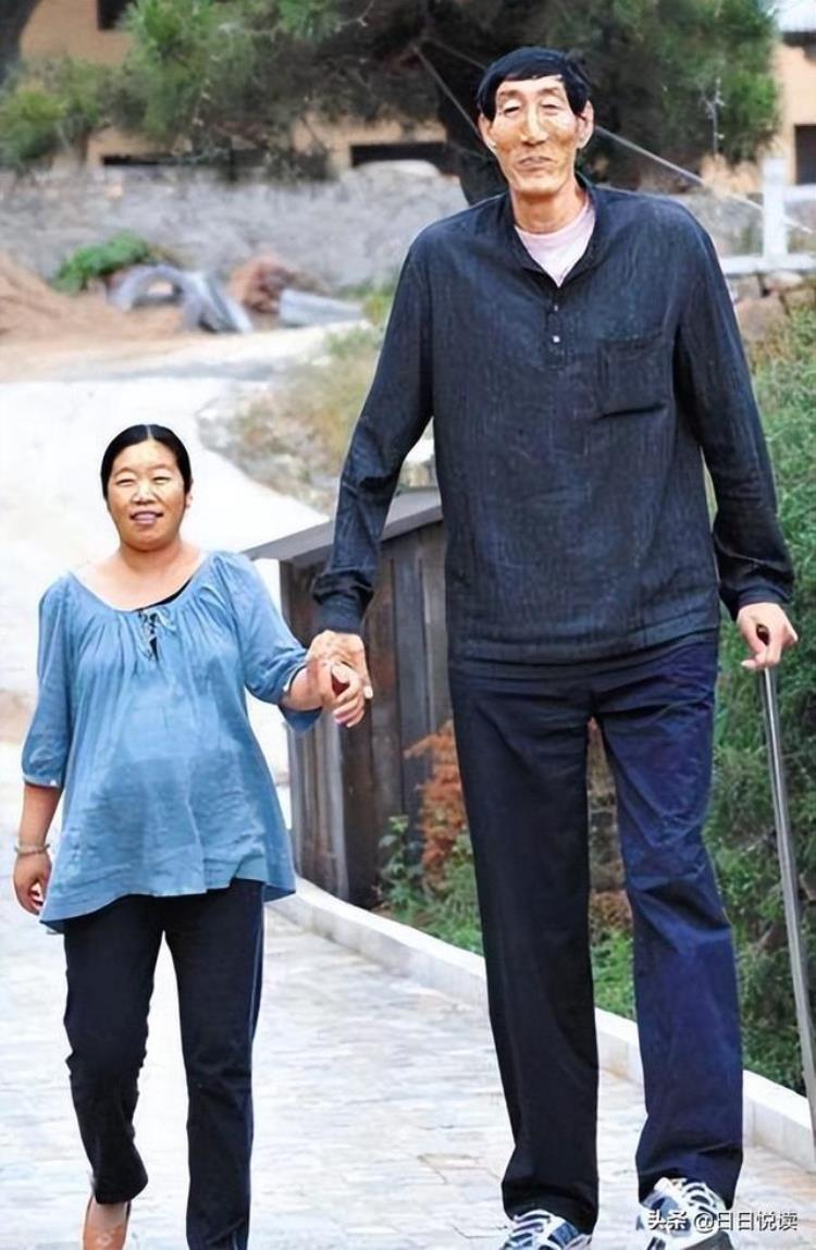 比姚明还高的女巨人,世界最高巨人比姚明还高20厘米