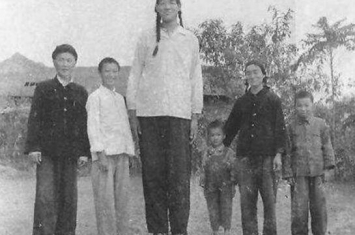 世界上最高的女性，曾金莲(身高2.48米/只活了18岁)