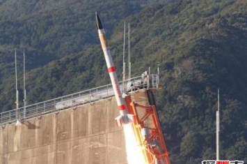 世界最小火箭SS-520-4号机，全长9.65米如同电线杆