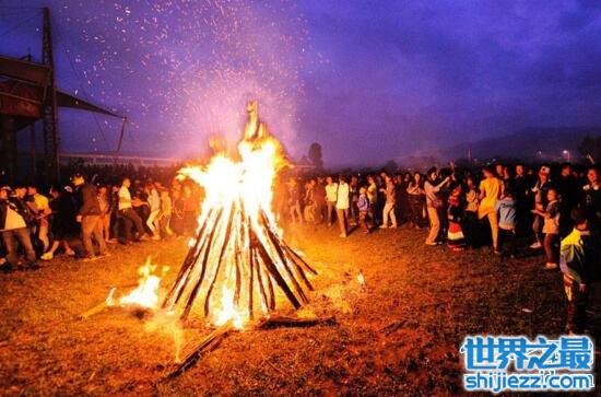 火把节是哪个民族的节日，彝/白/纳西/基诺/拉祜族
