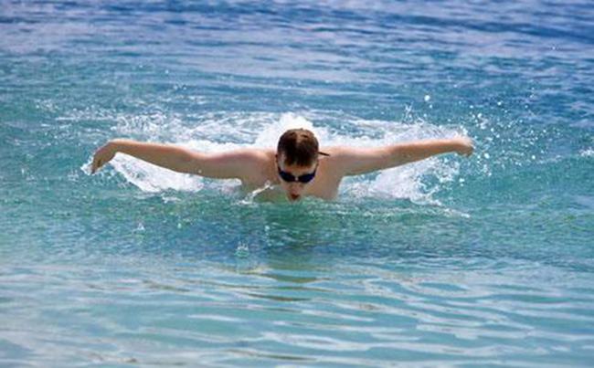 游泳减肥真的有效吗?游泳减肥多久才能见效