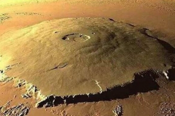 太阳系外最高峰是哪个峰 奥林帕斯山34882米(位于火星)