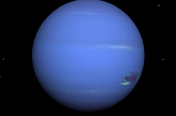 地球距离海王星多远?平均距离为45.2亿公里（离太阳最远）