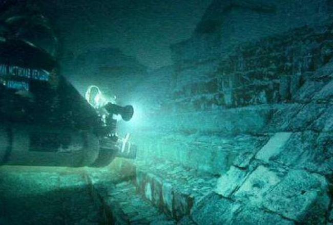 百慕大海底遗迹：海底隐藏巨型金字塔和精美城市