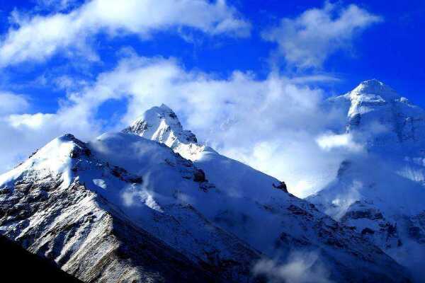 中国公认最美雪山:第一藏族圣地 第五拥有绝美蓝月谷