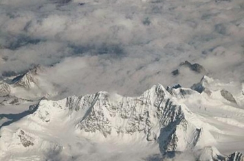 珠峰是世界最高峰错它只是海拔最高峰吗,珠峰是世界第一峰吗